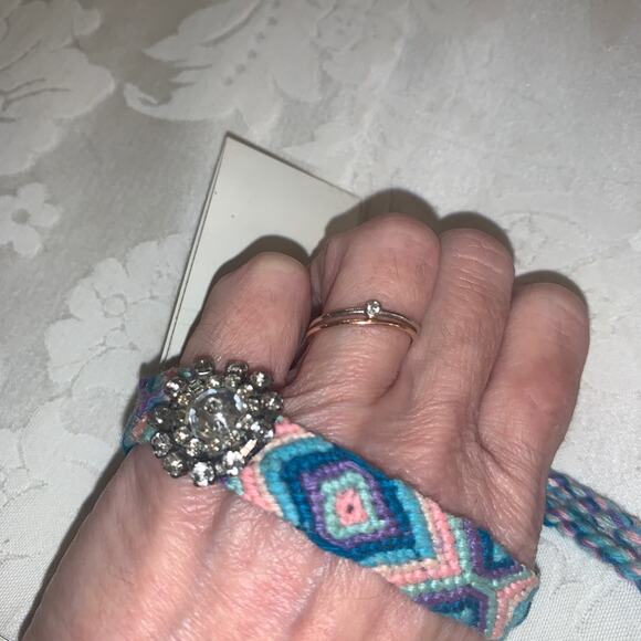 NWT WOVEN FRIENDSHIP BRACELET W/ JEWEL ACCENT - Picture 2 of 8